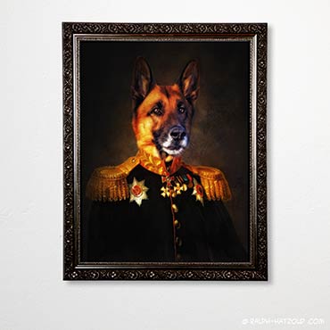 Deutscher Schäferhund in Uniform Gemälde Stil in Brarockrahmen