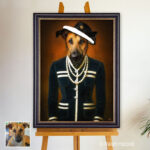 Hundedame im Coco Chanel Kostüm – edles Tierportrait als Gemälde