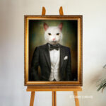 Weiße Katze im Frack mit schwarzer Fliege – elegantes Katzenporträt als Gemälde